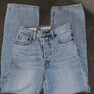 Levi’s blue high waisted jeans